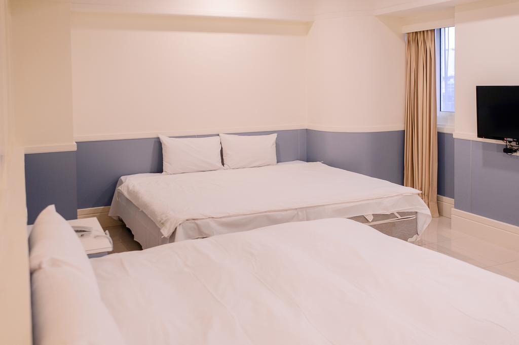 Kiwi-Taichung Station Branch 1 Hotell Eksteriør bilde