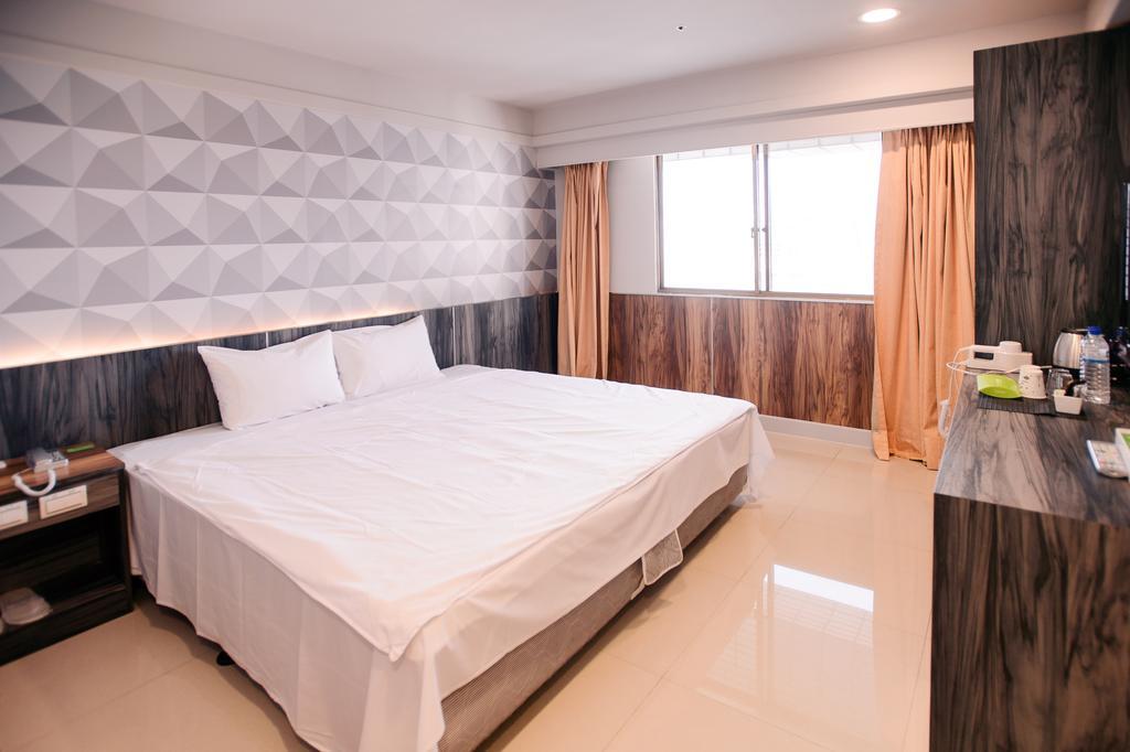 Kiwi-Taichung Station Branch 1 Hotell Eksteriør bilde