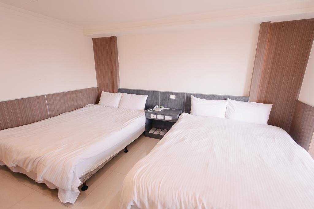 Kiwi-Taichung Station Branch 1 Hotell Eksteriør bilde