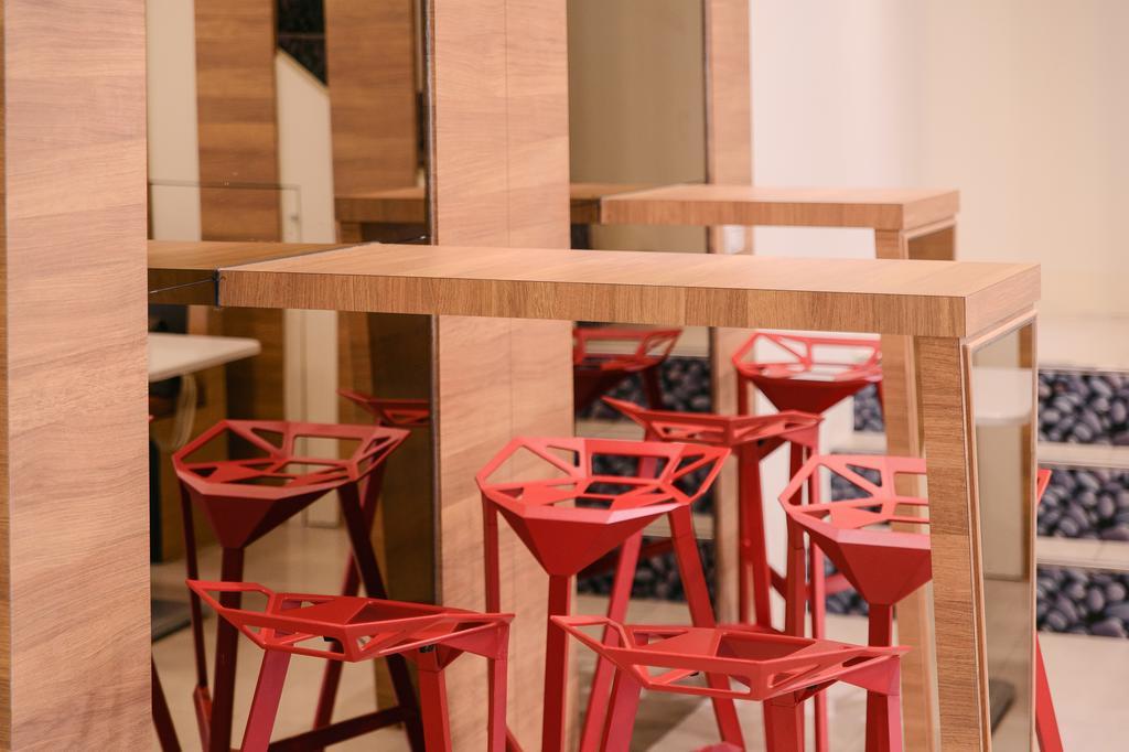 Kiwi-Taichung Station Branch 1 Hotell Eksteriør bilde